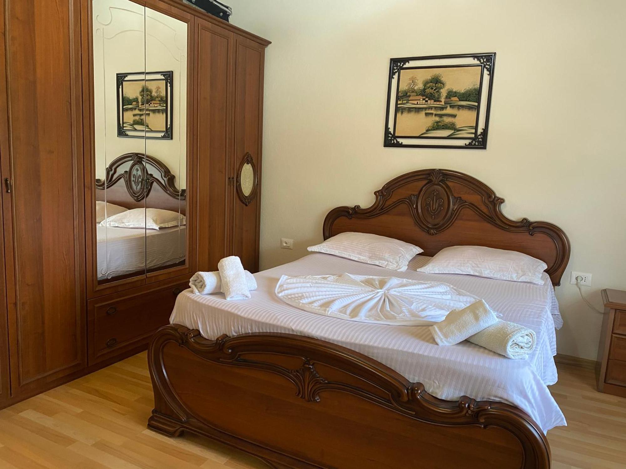 The Hideaway Guesthouse Bahçallëk Esterno foto