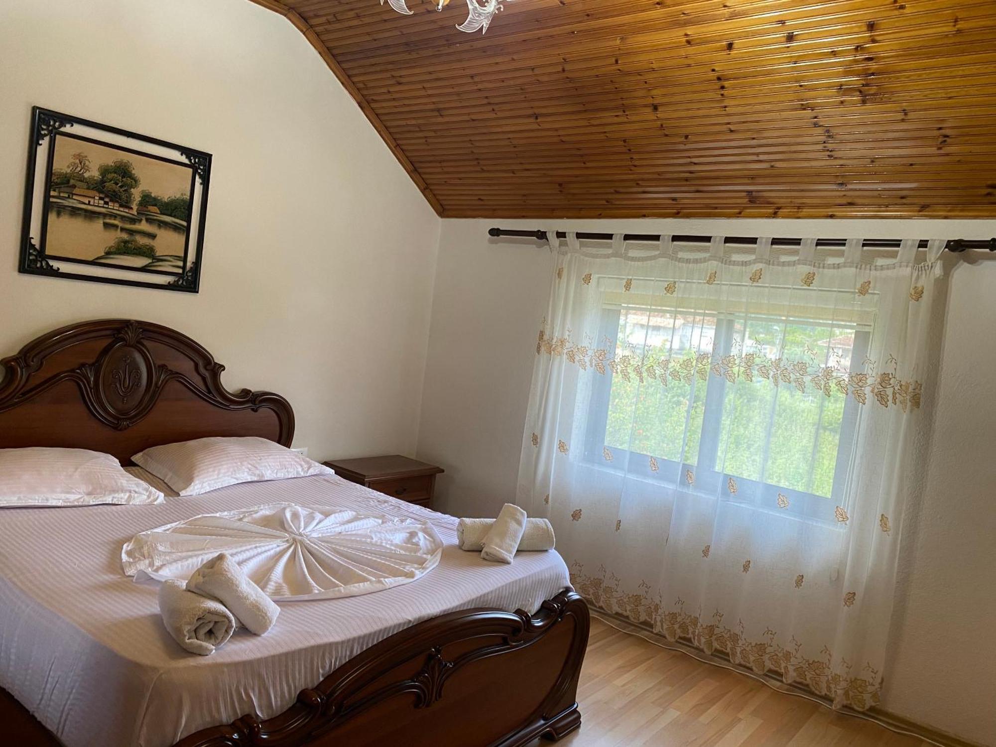 The Hideaway Guesthouse Bahçallëk Esterno foto